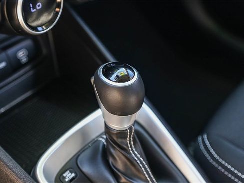 Certified 2024 Hyundai Venue SEL image 19