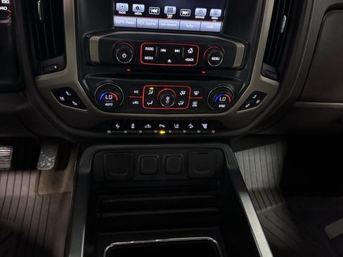 Used 2016 GMC Sierra 2500 Denali w/ Duramax Plus Package image 19