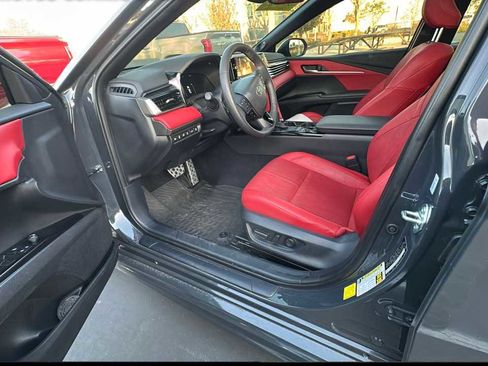 Used 2025 Toyota Camry XSE image 3