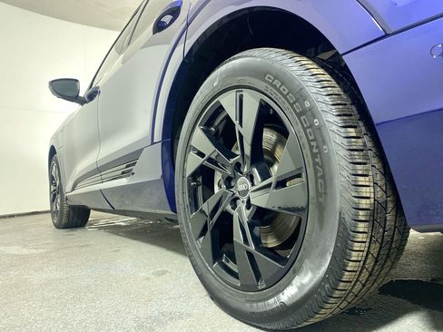 Used 2021 Audi e-tron Premium w/ Convenience Plus Package image 3