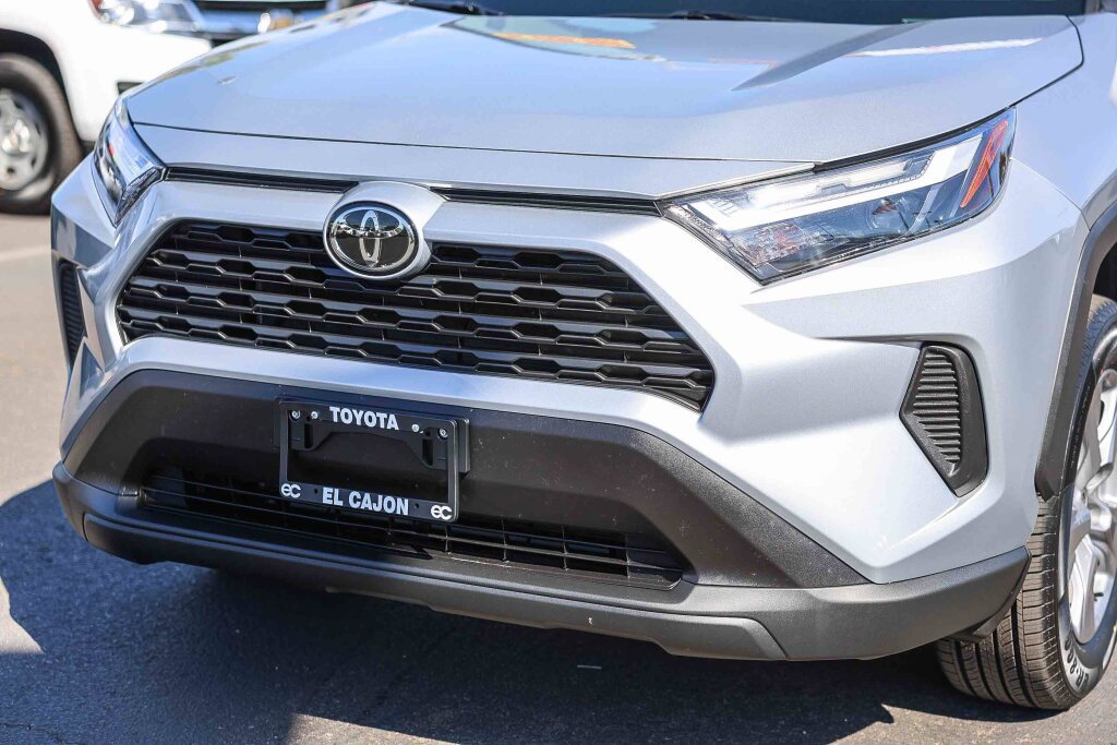 Certified 2025 Toyota RAV4 XLE AWD/4WD image 19