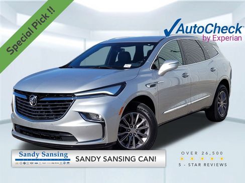 Used 2022 Buick Enclave Essence image 1