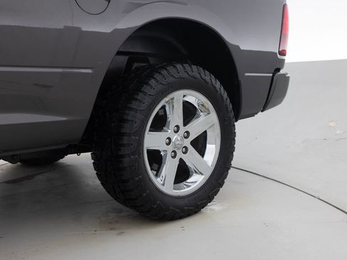 Used 2018 RAM 1500 Express w/ Express Value Package AWD/4WD image 22