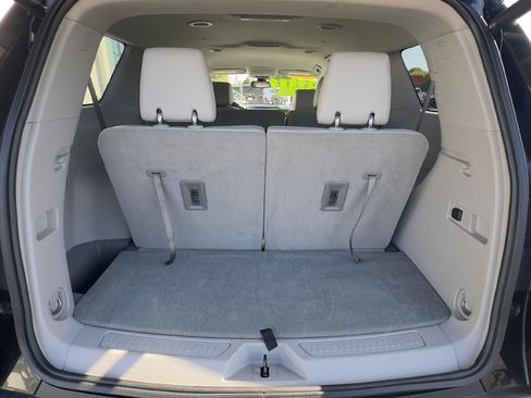 Used 2023 GMC Acadia SLT image 7