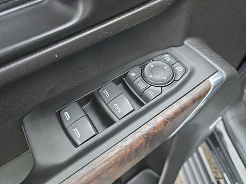 Certified 2022 GMC Sierra 3500 Denali image 29