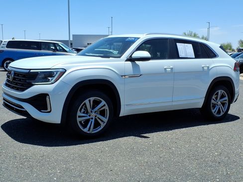 Certified 2024 Volkswagen Atlas Cross Sport SEL R-Line AWD/4WD image 3