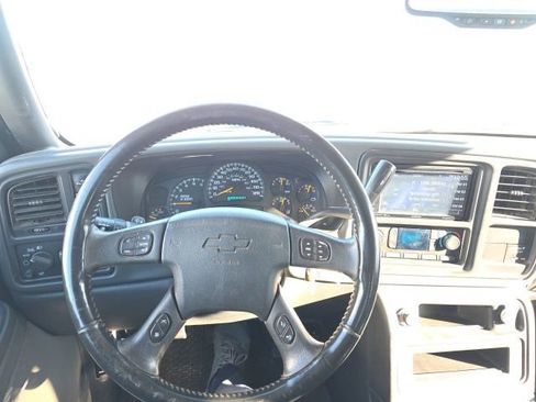 Used 2005 Chevrolet Silverado 2500 LS w/ Skid Plate Package image 16