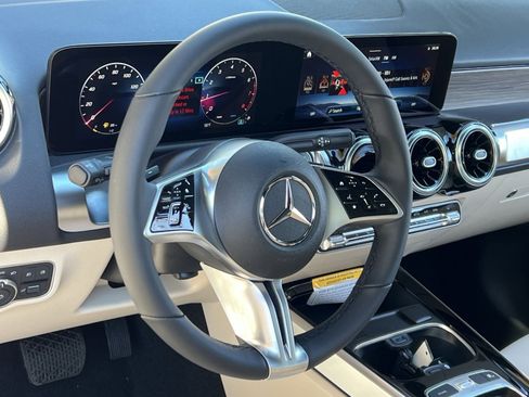 New 2026 Mercedes-Benz GLB 250 4MATIC image 14