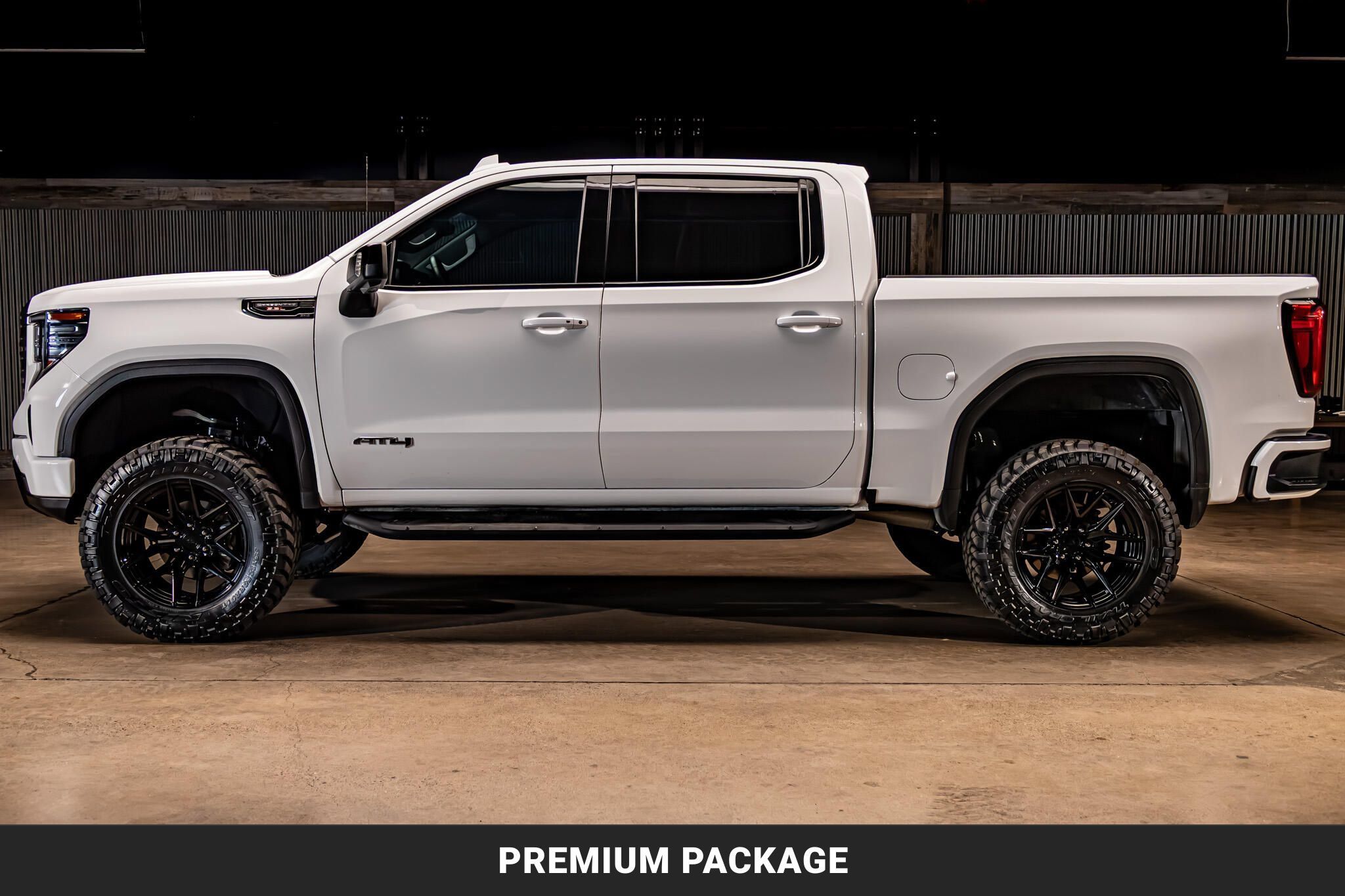 Used 2023 GMC Sierra 1500 AT4 w/ AT4 Premium Package AWD/4WD image 6