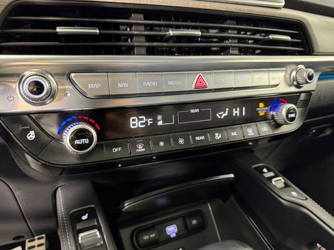 Used 2022 Kia Telluride SX w/ SX Prestige Package image 22