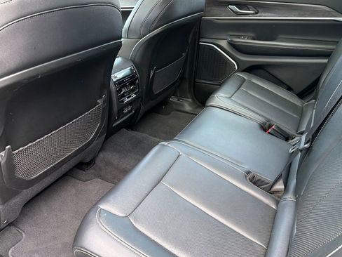 Used 2022 Jeep Grand Cherokee L Limited w/ Luxury Tech Group II image 12