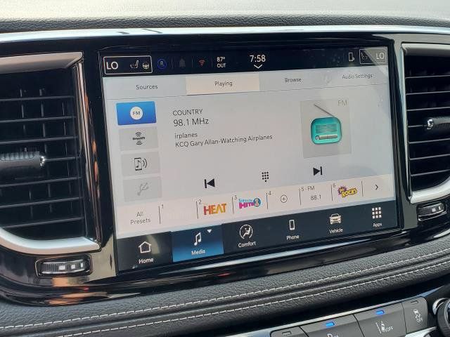New 2027 Chrysler Pacifica Select AWD/4WD image 13