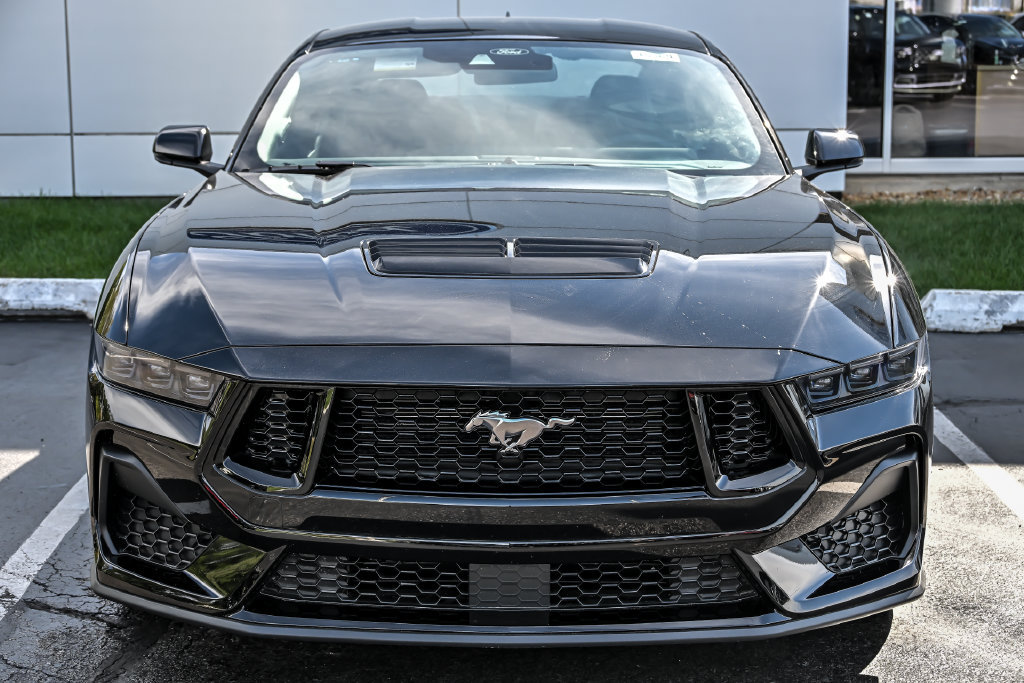 Certified 2025 Ford Mustang GT Premium RWD image 4