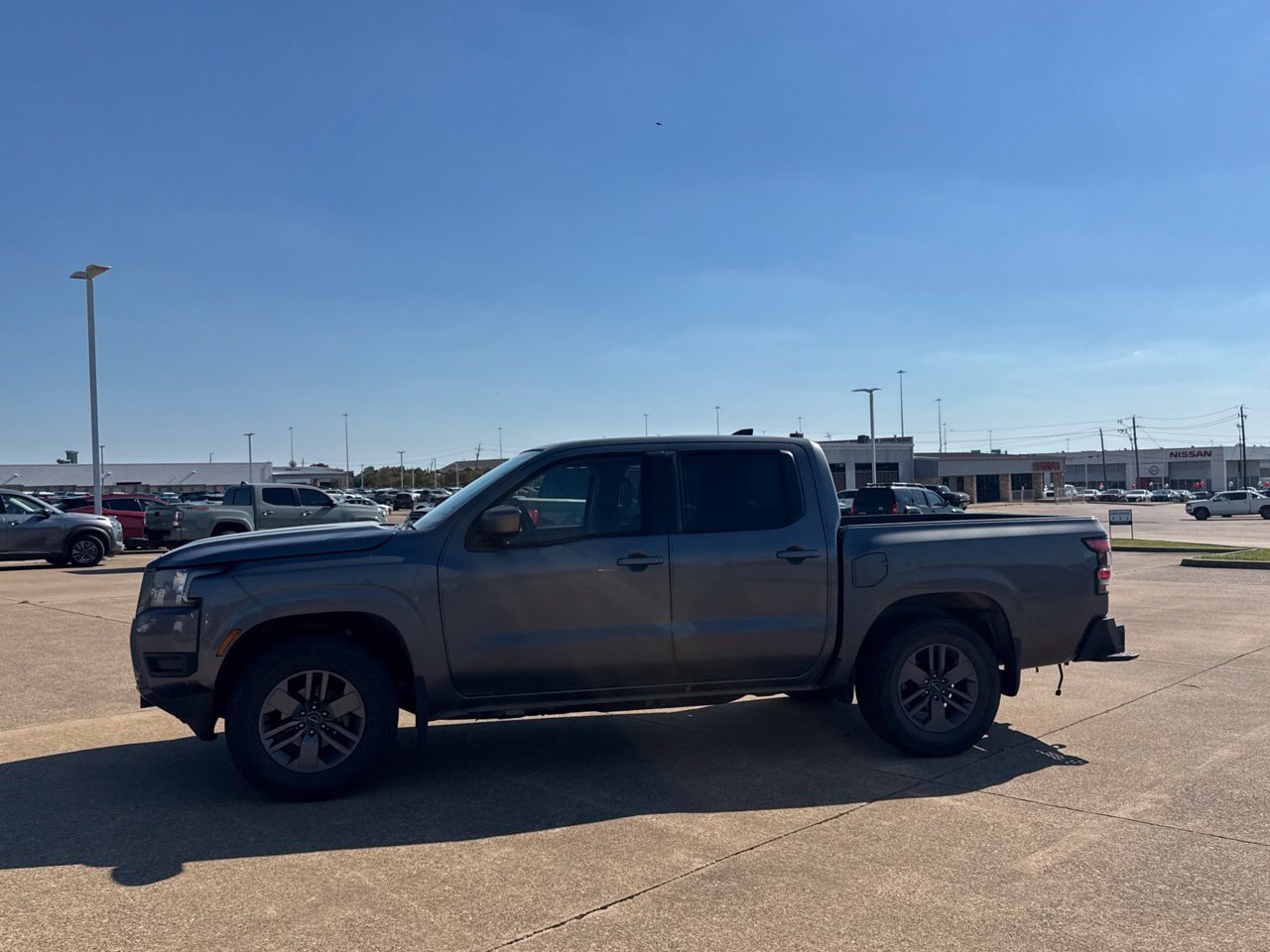 Used 2025 Nissan Frontier SV RWD image 19