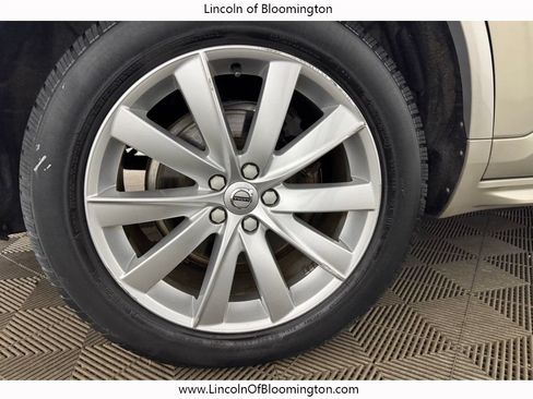 Used 2016 Volvo XC90 T6 Momentum AWD/4WD image 23