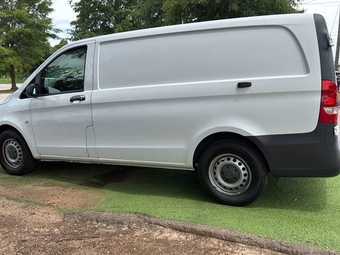 Used 2022 Mercedes-Benz Metris image 6