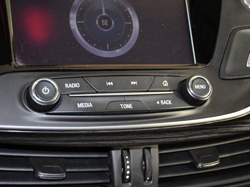 Used 2017 Buick Envision Essence AWD/4WD image 28