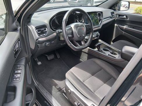 Used 2025 Dodge Durango GT RWD image 9