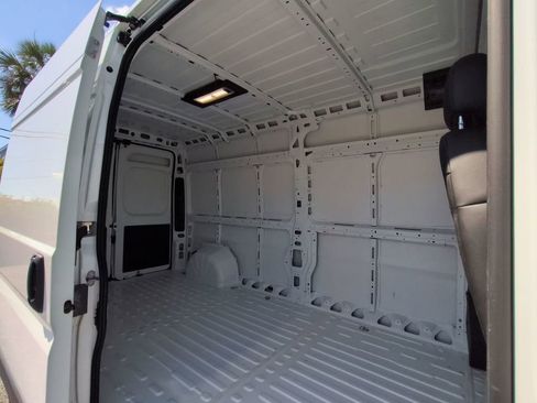 Used 2026 RAM ProMaster 2500 w/ Convenience Group FWD image 13
