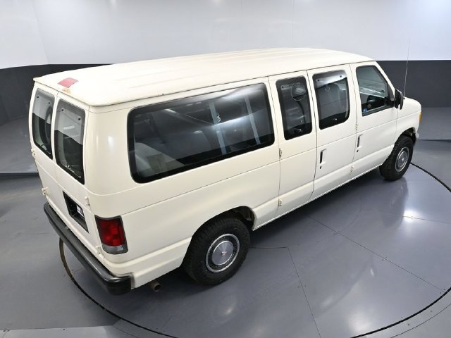 Used 1995 Ford E-150 and Econoline 150 Club Wagon RWD image 40