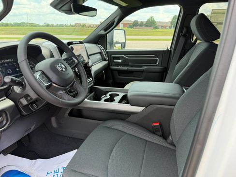 New 2026 RAM 2500 Big Horn AWD/4WD image 18