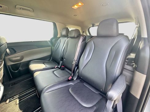 Certified 2026 Kia Carnival EX FWD image 27