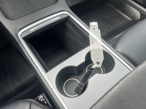 Used 2023 Tesla Model 3 Standard Range RWD image 8