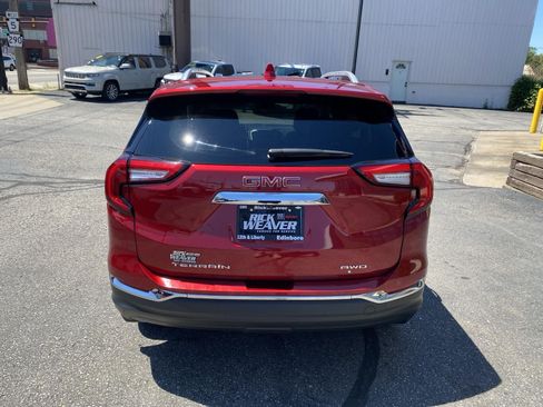 Used 2022 GMC Terrain SLT AWD/4WD image 5