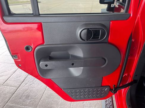 Used 2010 Jeep Wrangler Unlimited Sport image 13