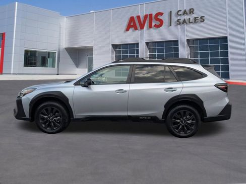 Used 2025 Subaru Outback Onyx Edition image 2