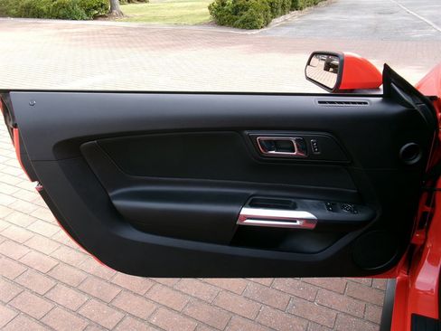 Used 2015 Ford Mustang Coupe w/ Equipment Group 051A image 11