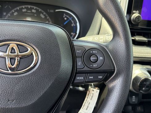 Certified 2024 Toyota RAV4 LE AWD/4WD image 38