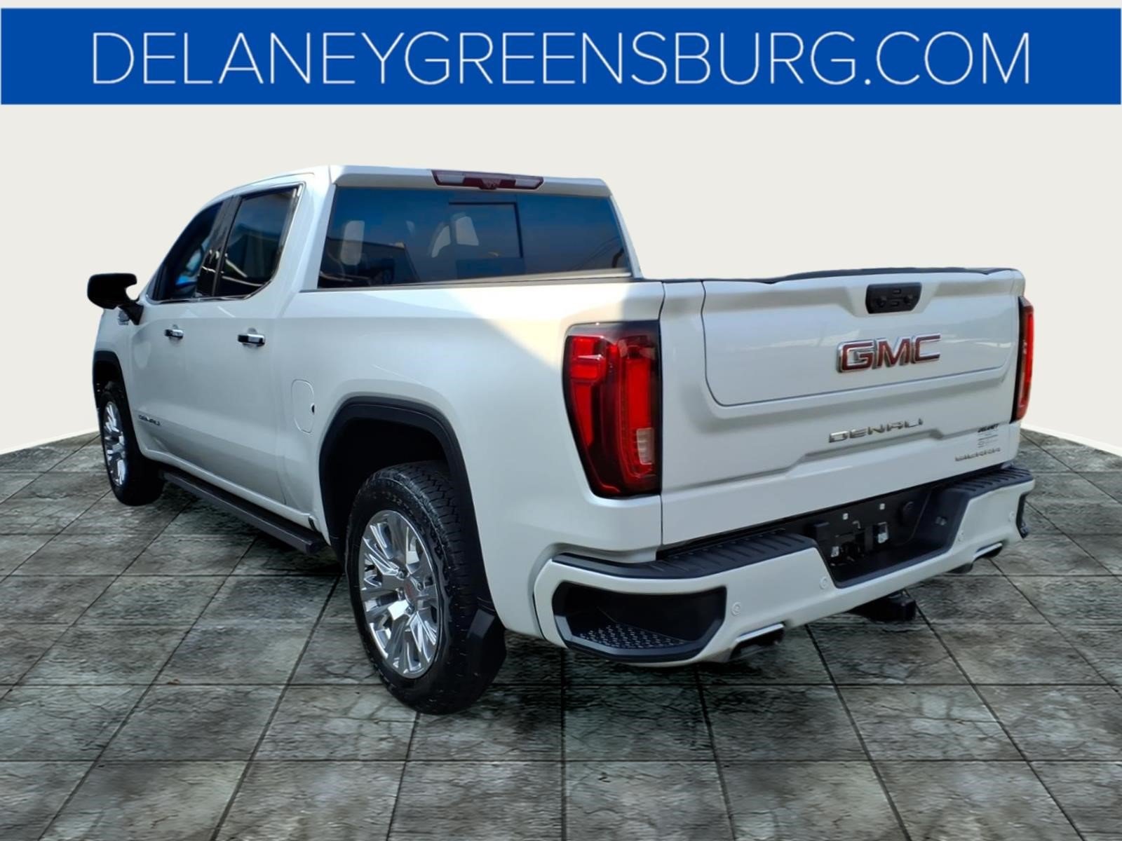 Used 2024 GMC Sierra 1500 Denali w/ Technology Package AWD/4WD image 5