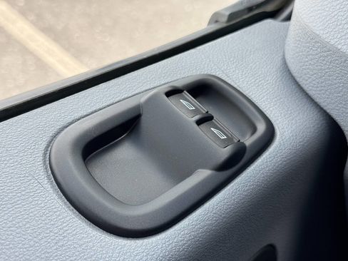 Used 2018 Ford Transit 250 130 Medium Roof image 25