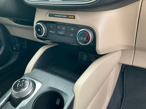 Used 2022 Ford Escape SE image 41