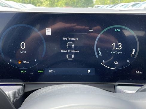 New 2025 Hyundai Sonata Limited image 13