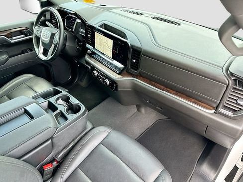 Used 2025 GMC Sierra 1500 SLT RWD image 28