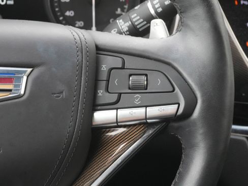 Used 2023 Cadillac XT6 Sport w/ Platinum Package image 17