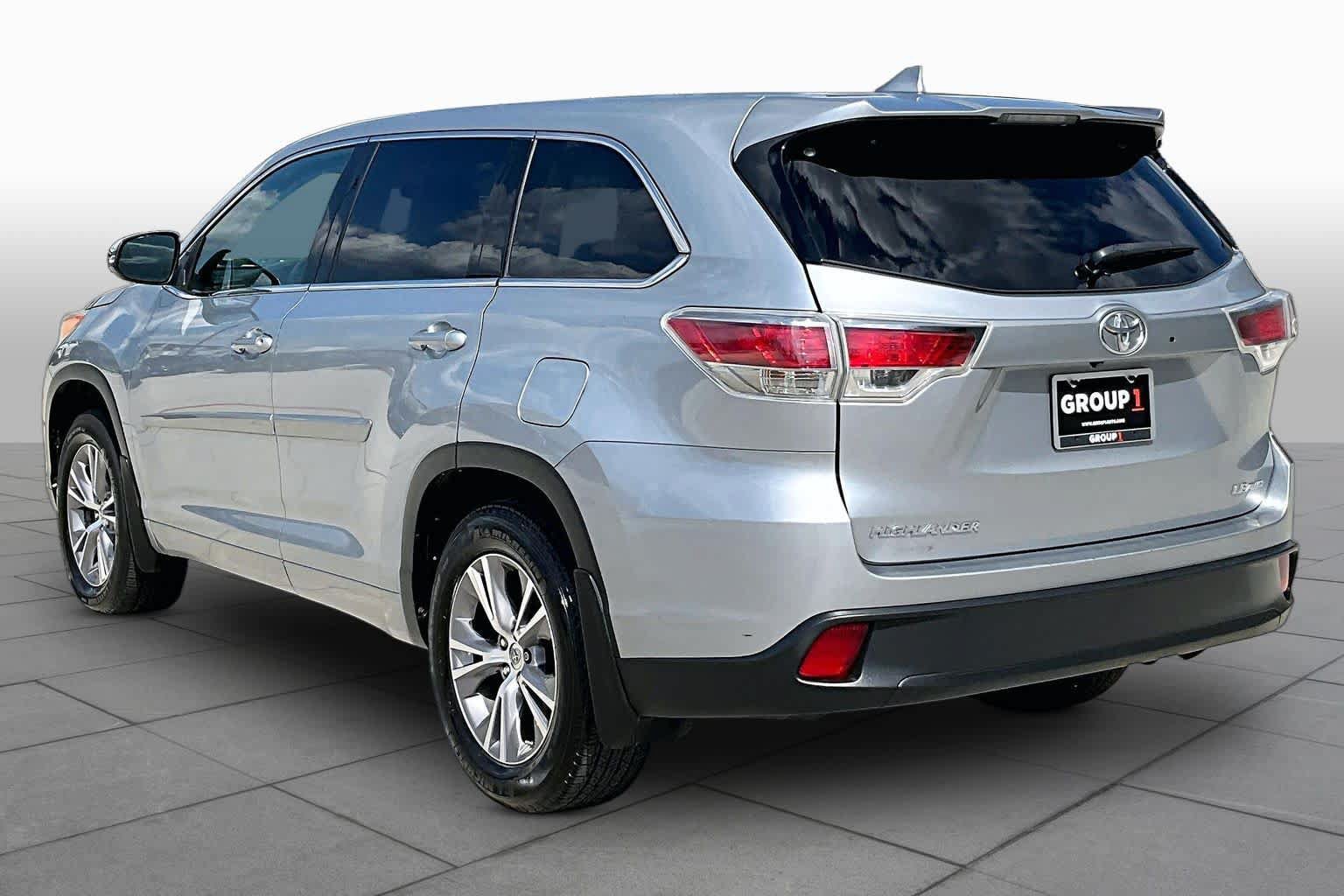 Used 2014 Toyota Highlander Plus AWD/4WD image 11