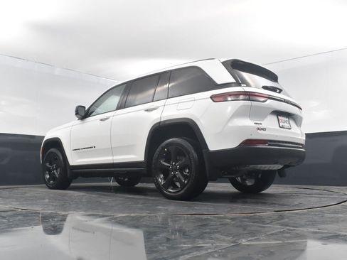 New 2025 Jeep Grand Cherokee Altitude image 43