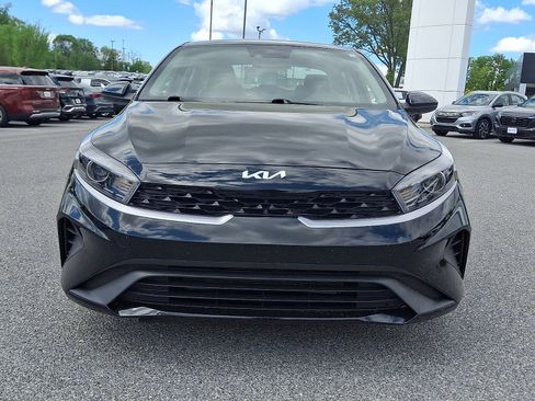 Used 2023 Kia Forte LXS FWD image 2