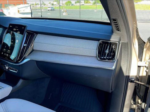 New 2026 Volvo XC90 B5 Plus w/ Protection Package image 29