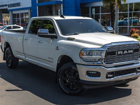Used 2022 RAM 3500 Limited AWD/4WD image 2