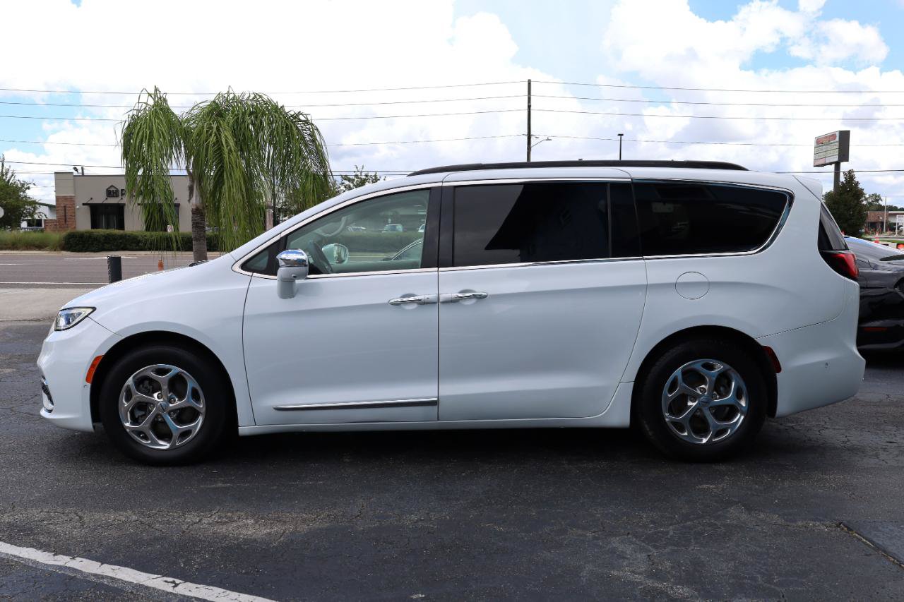Used 2022 Chrysler Pacifica Limited FWD image 5