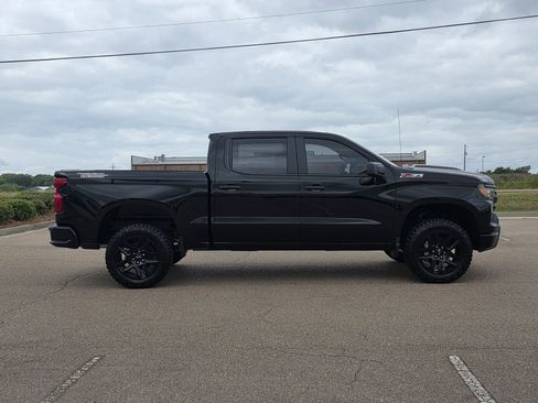 Used 2026 Chevrolet Silverado 1500 Custom Trail Boss AWD/4WD image 4