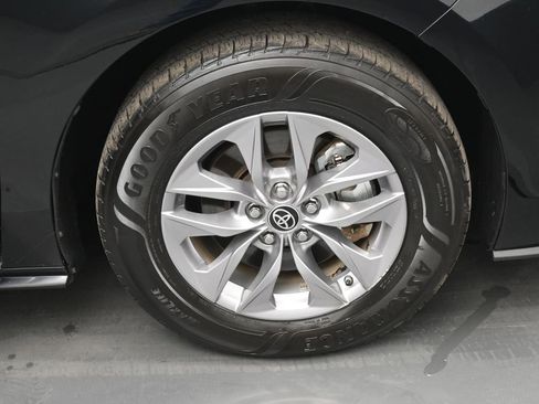 Certified 2022 Toyota Sienna XLE image 39