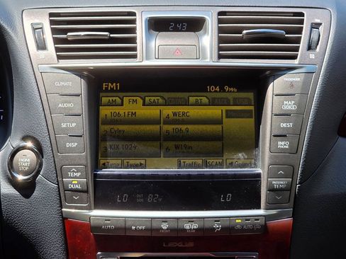 Used 2010 Lexus LS 460 w/ Luxury Value Edition RWD image 24