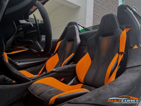 Used 2025 McLaren 750S Spider image 25