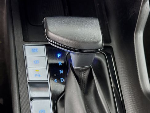 Used 2024 Hyundai Elantra Limited FWD image 18