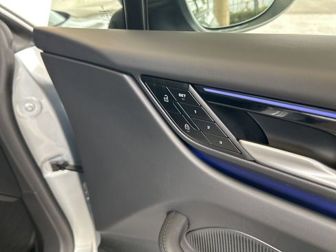 Used 2025 Porsche Macan Electric image 26